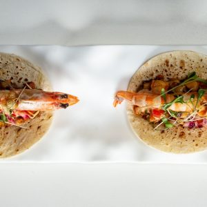 Taco de ropavieja con langostinos Noray